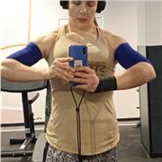 Llevo mucho años dedicándome y practicando deporte en general y en sala para todos los perfiles